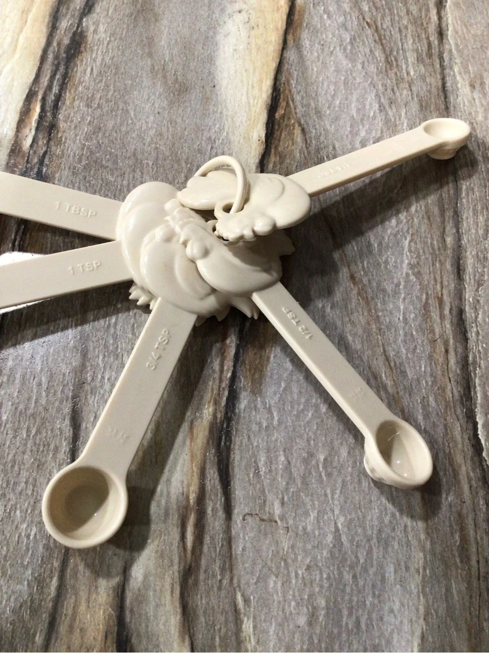 Paula Deen Rooster Measuring Spoons Set 5pc Beige Nesting Farmhouse VTG.